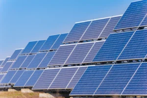 Eigene Photovoltaik- und Wasserkraftanlagen